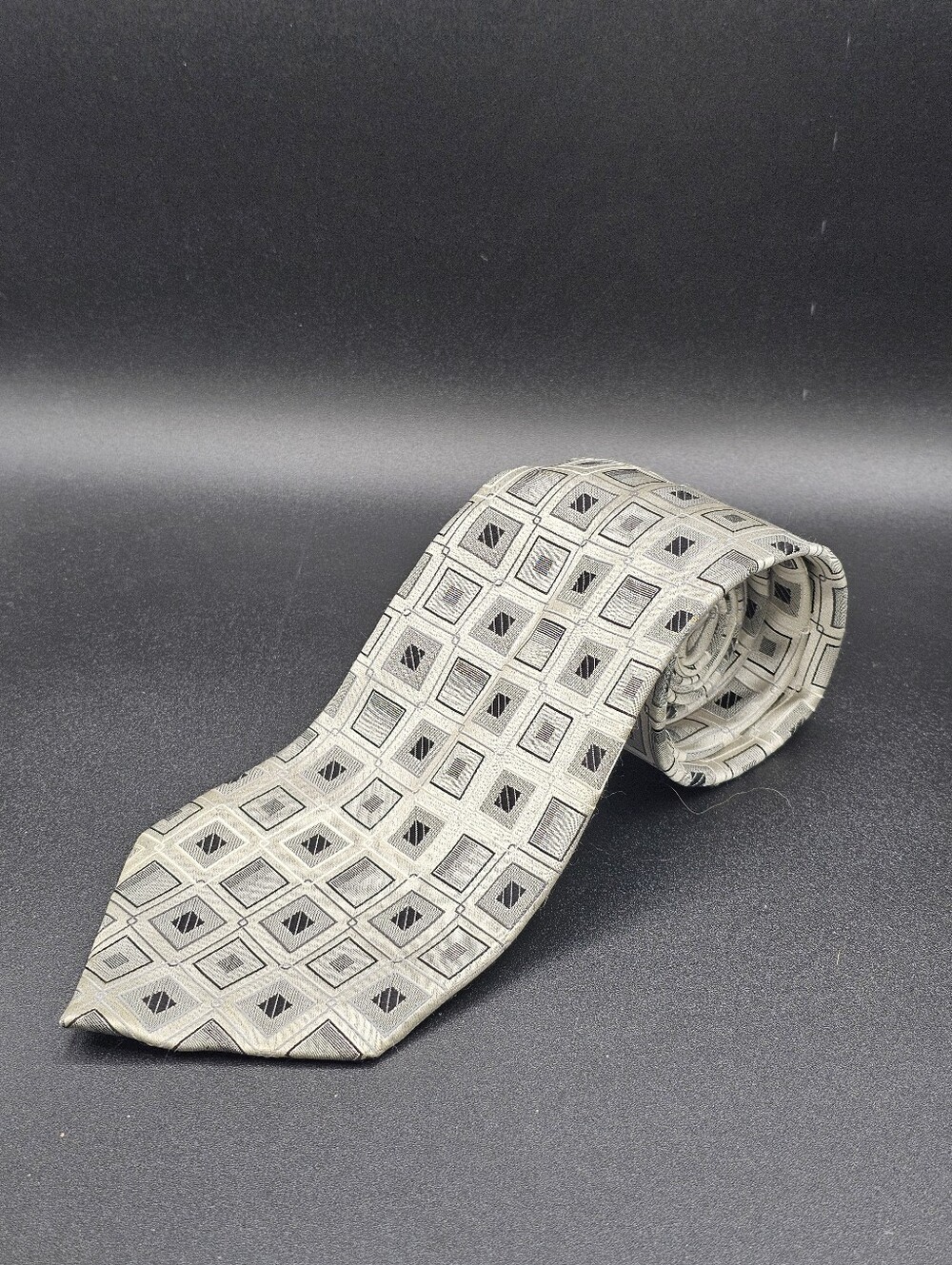 Screenplay by Martin Wong Men's Silver Gray Geometric Square Silk Necktie Tie